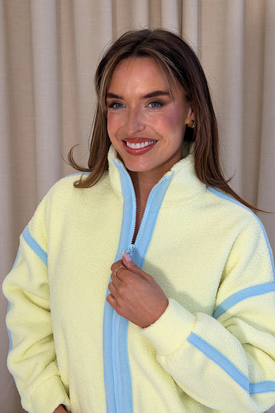 Lulu Contrast Zip Fleece In Lemon