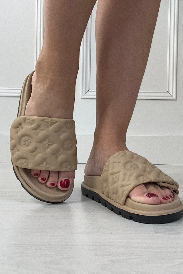 Bella Embossed Velcro Slider In Stone