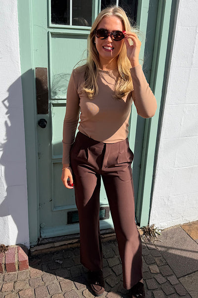 Carrie Straight Leg Trousers In Brown