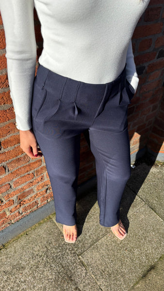 Bella Straight Leg Trouser In Navy