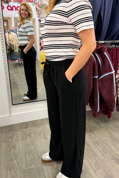 Lucy Linen Trousers In Black