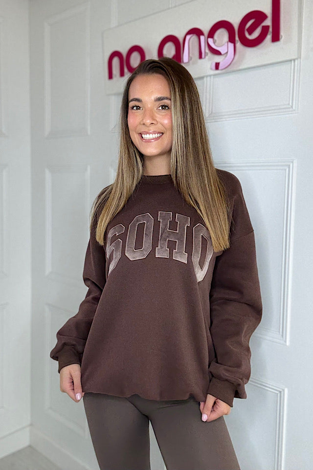 Luxe SOHO Slogan Oversized Fleece Lined Sweatshirt In Chocolate Brown