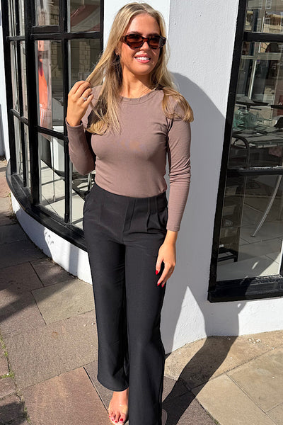 Carrie Straight Leg Trousers In Black